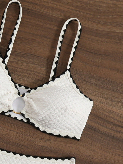 Women's Solid Color Textured Fabric Shoulder Strap Scalloped Bikini Bottom 2pcs Beach Vacation