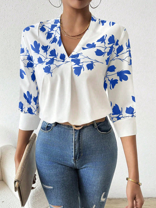 Women's Resort Floral Print V-Neck 3/4 Sleeve Casual Blouse.