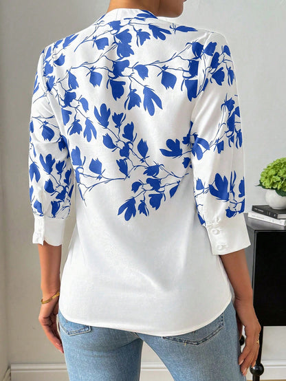 Women's Resort Floral Print V-Neck 3/4 Sleeve Casual Blouse.